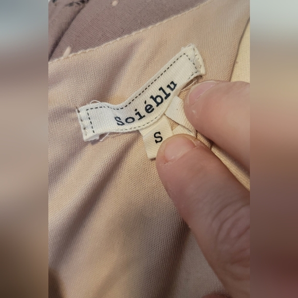 Elegant Lace Dress in Taupe - Picture 5 of 6